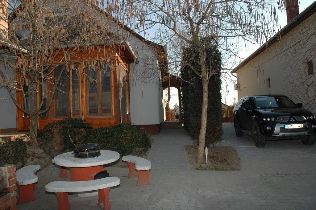 فندق Tisza-Kert Vendeghaz -Tisza-Kert Vendeghaz II Tiszafüred المظهر الخارجي الصورة