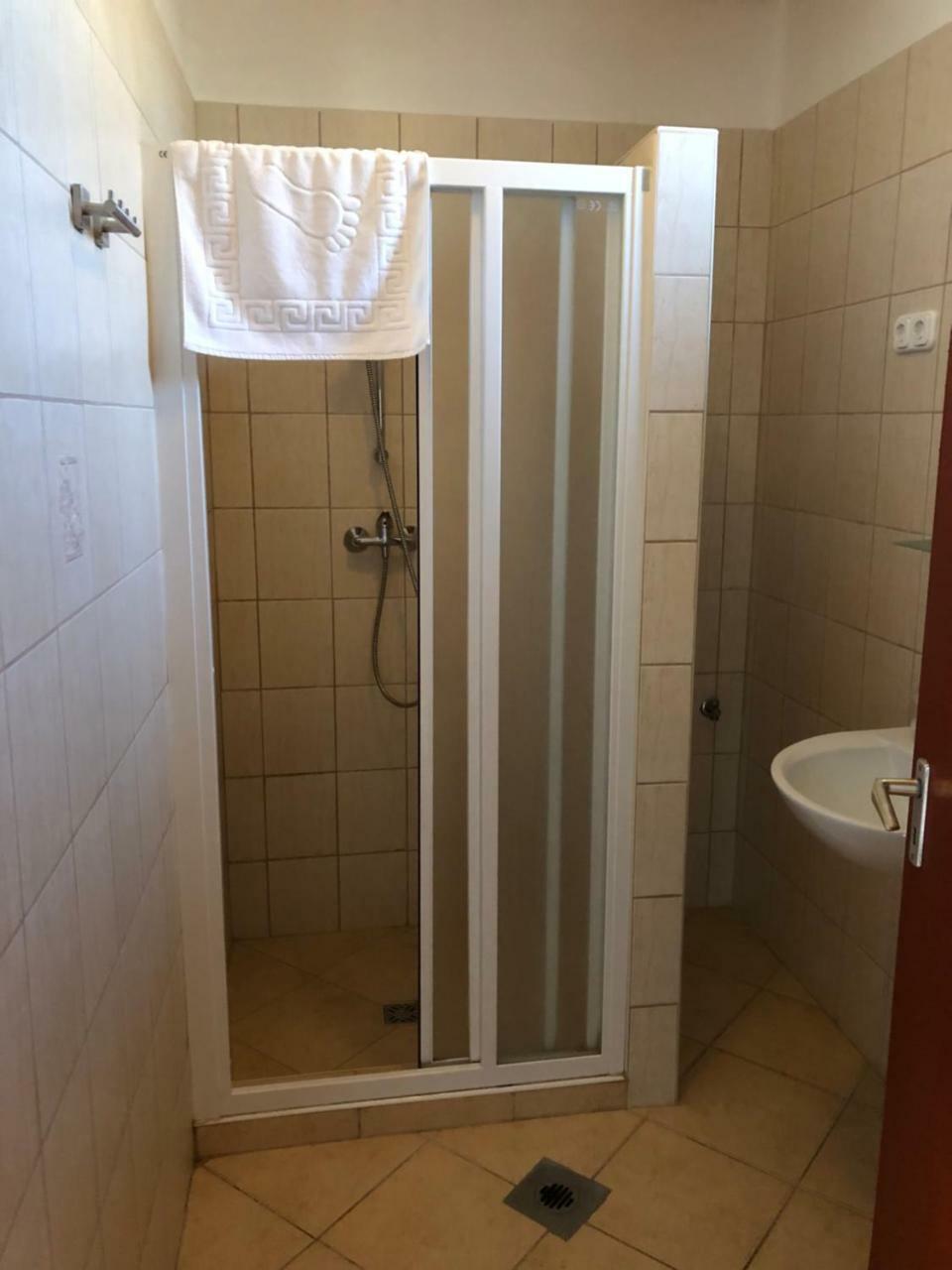 فندق Tisza-Kert Vendeghaz -Tisza-Kert Vendeghaz II Tiszafüred المظهر الخارجي الصورة